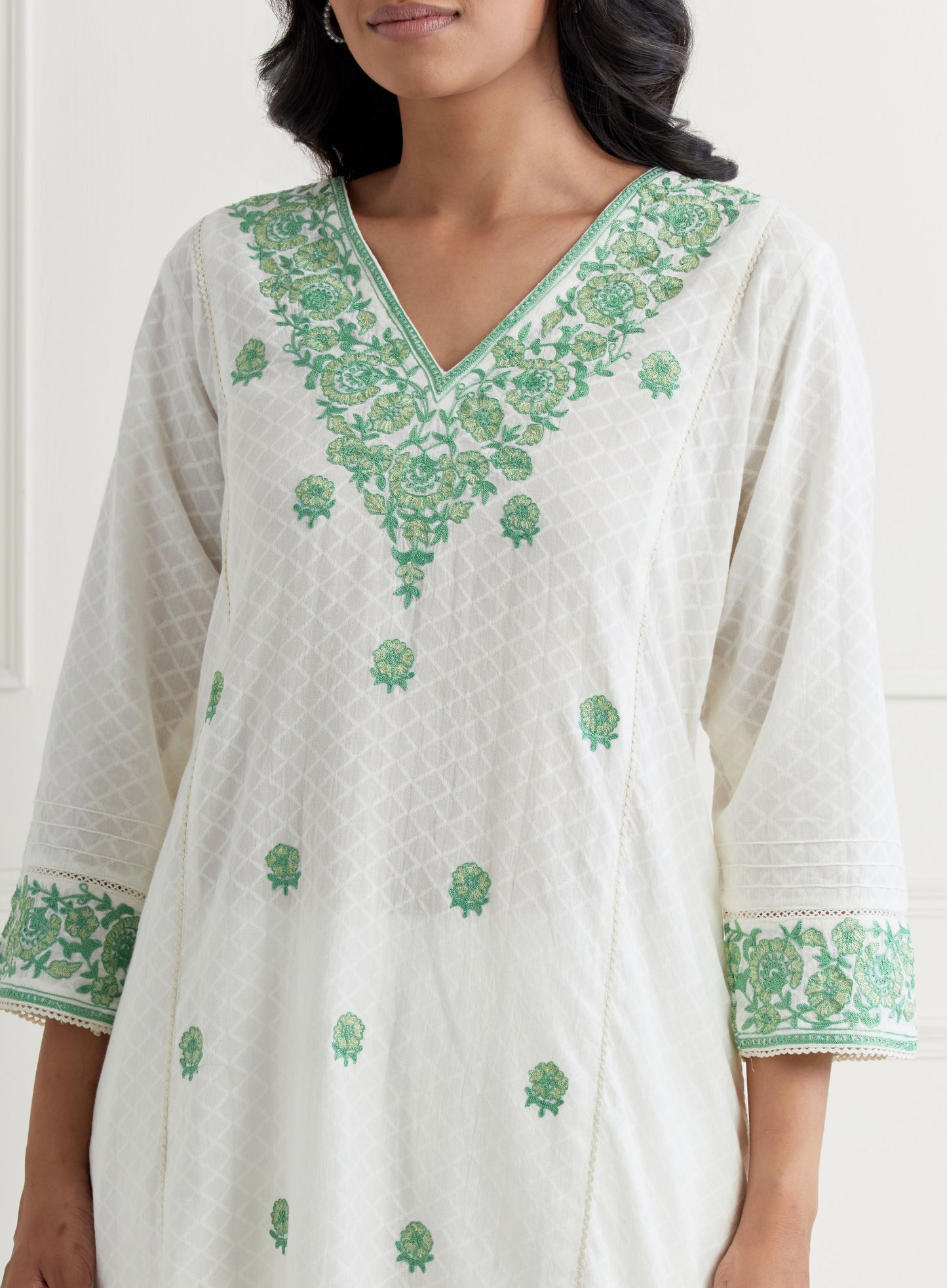 Off White Cotton Kurta & Pant Salwar Set- Green