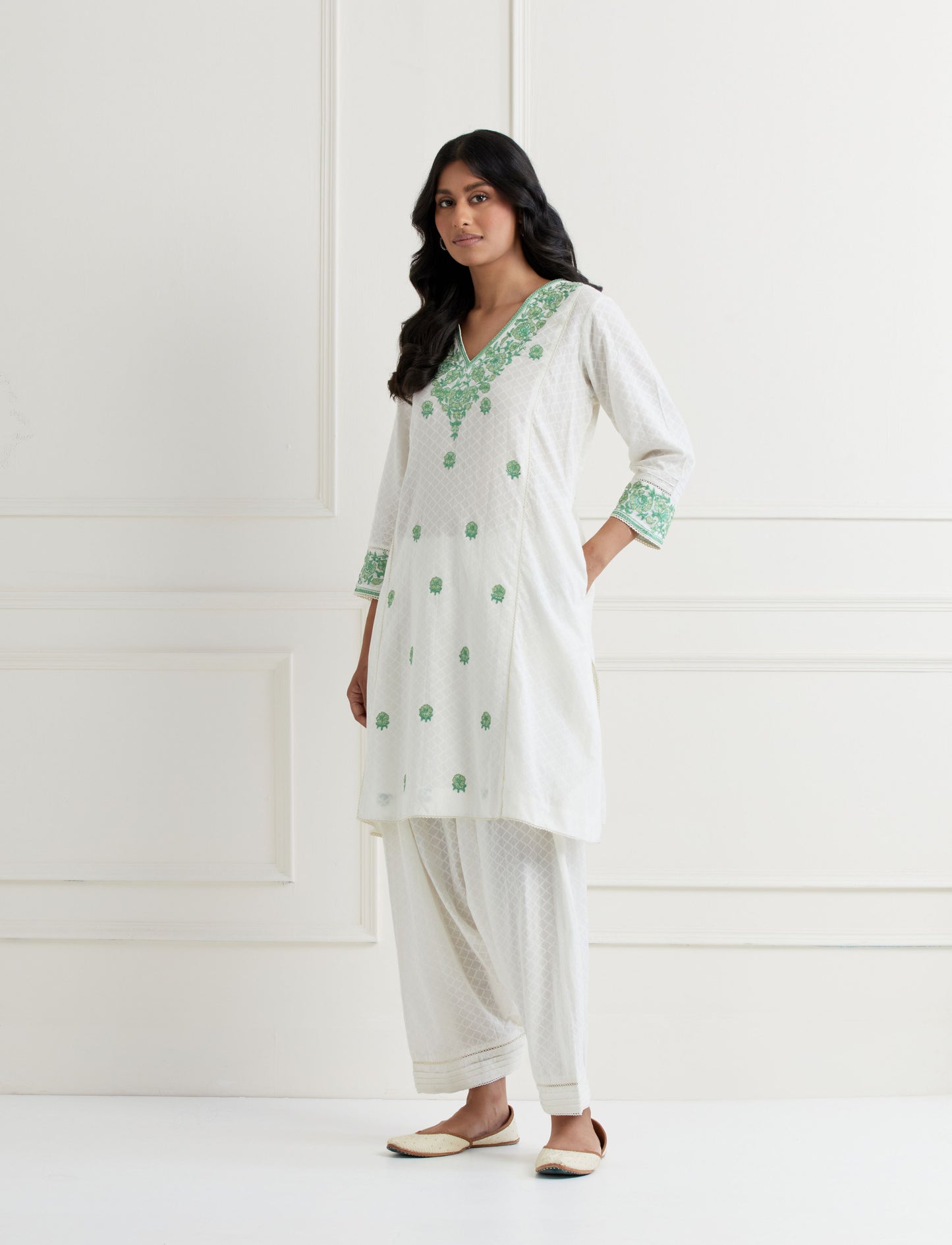 Off White Cotton Kurta & Pant Salwar Set- Green