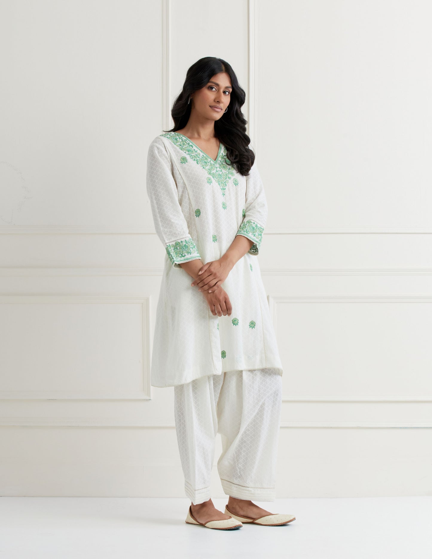 Off White Cotton Kurta & Pant Salwar Set- Green