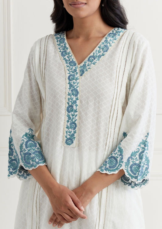 Off White Embroidered Kurta & Pant Salwar Set- Blue