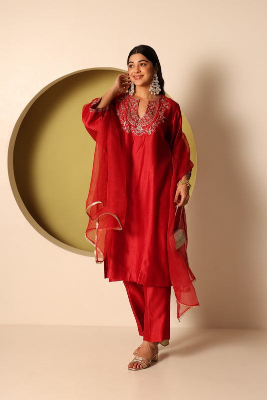 Zoya- Red chanderi silk Kurta, pants and organza silk Dupatta Set
