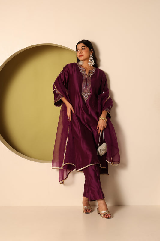 Mahi- Purple chanderi silk Kurta, pants and organza silk Dupatta Set
