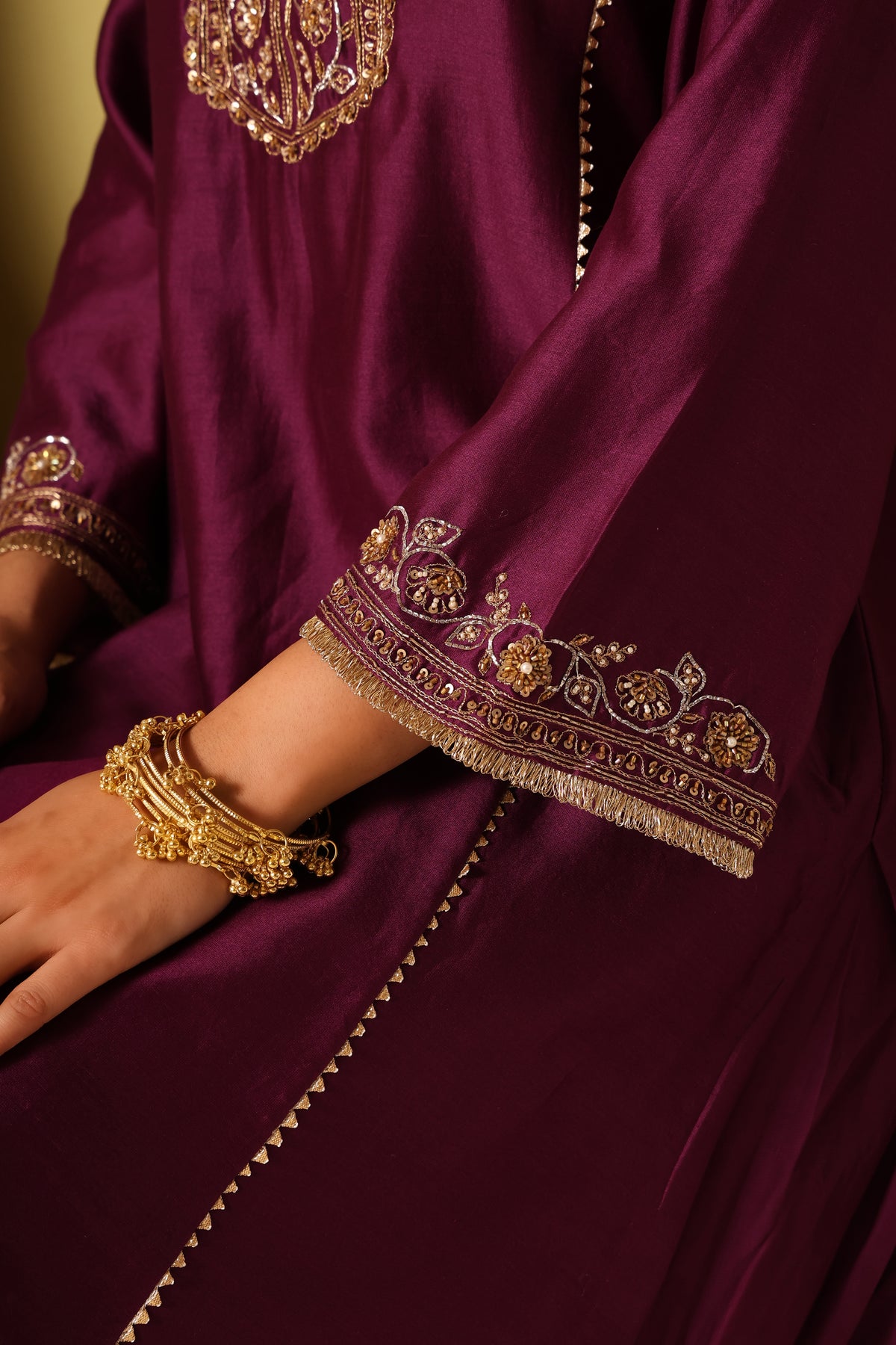 Mahi- Purple chanderi silk Kurta, pants and organza silk Dupatta Set