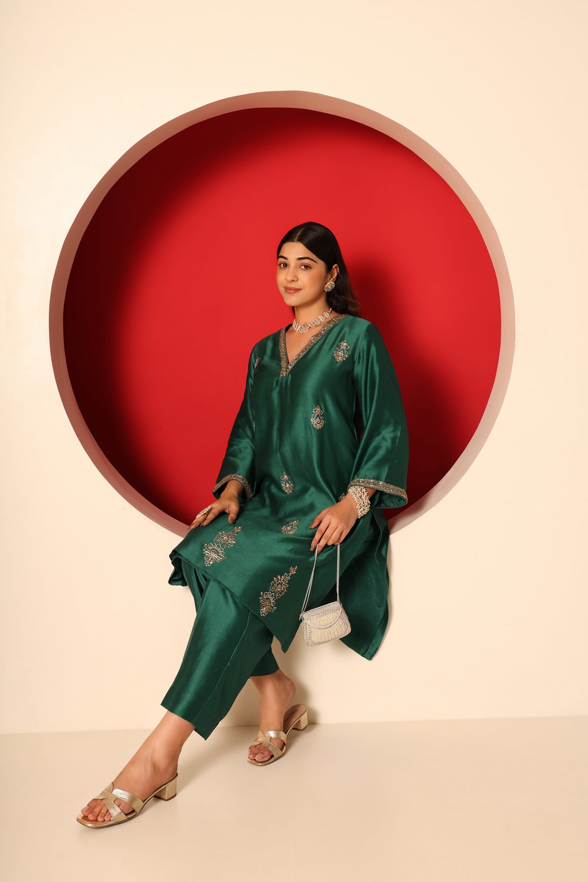 Mira- Green chanderi silk Kurta, pants and organza silk Dupatta Set