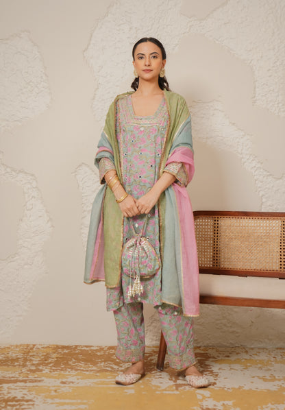 Noor- Blue