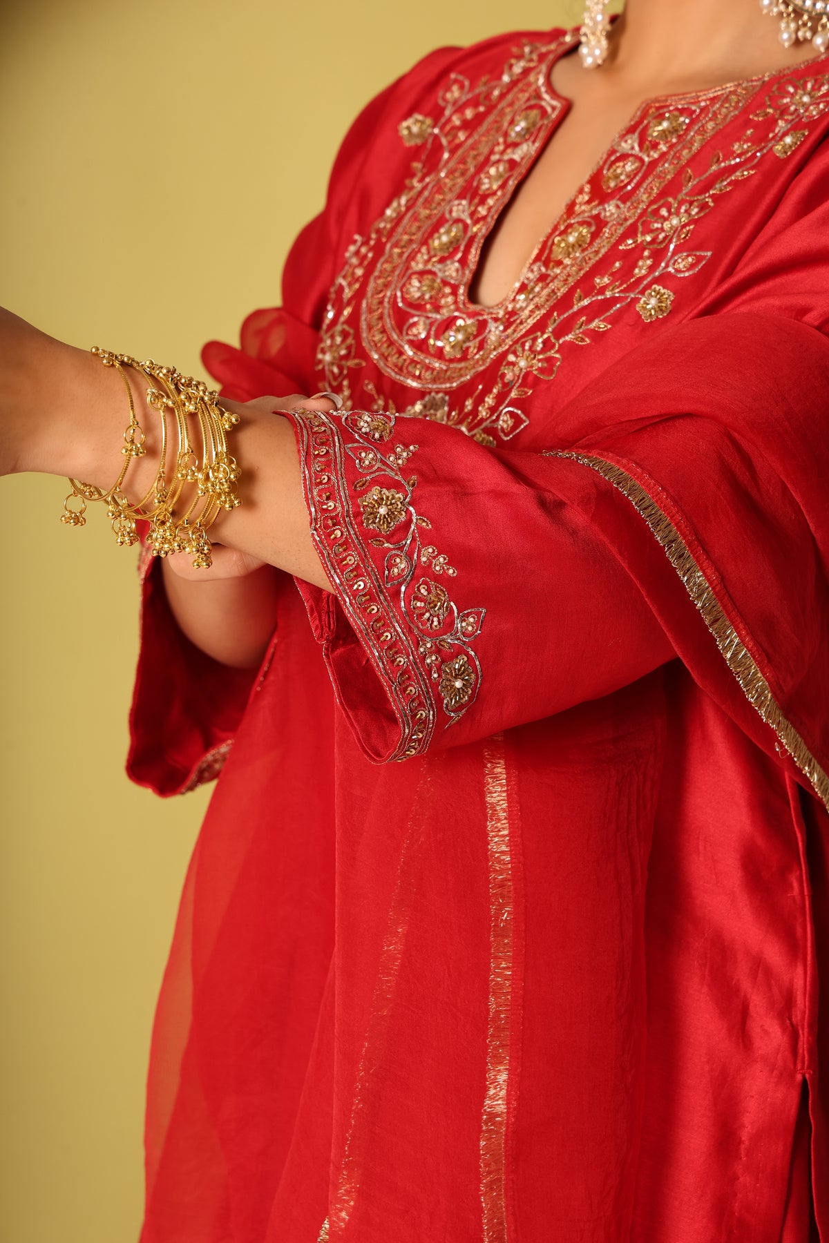 Zoya- Red chanderi silk Kurta, pants and organza silk Dupatta Set