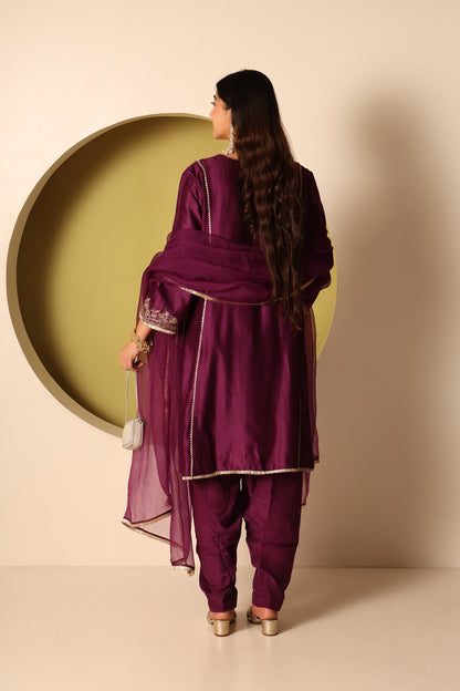 Mahi- Purple chanderi silk Kurta, pants and organza silk Dupatta Set