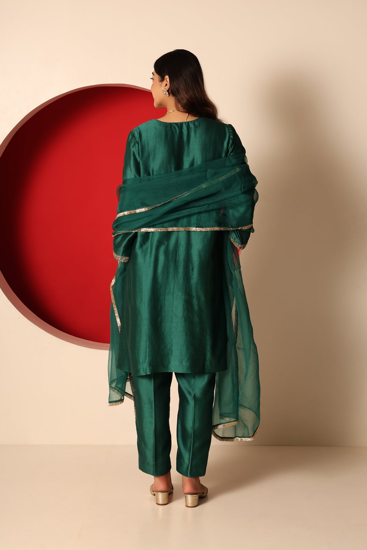 Mira- Green chanderi silk Kurta, pants and organza silk Dupatta Set